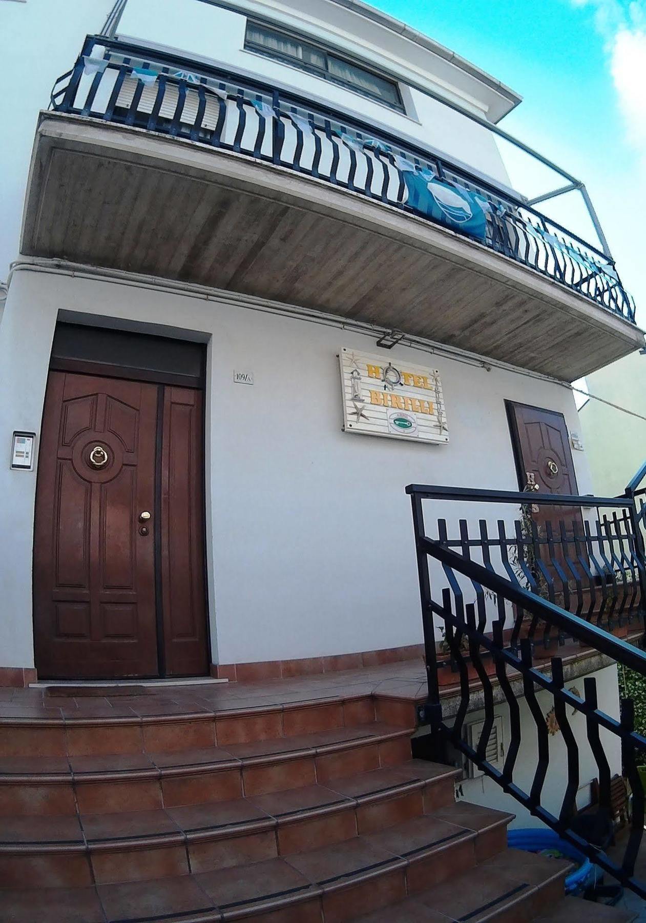 Birilli B&B Чивитанова Марке Екстериор снимка